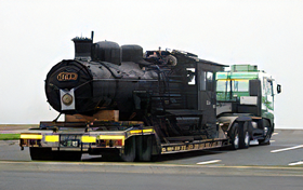 低床トレーラによる蒸気機関車輸送
